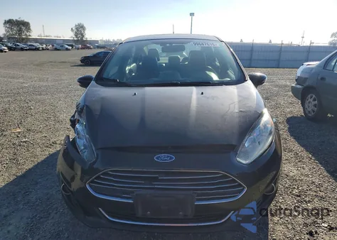 2015 Ford Fiesta Titanium z USA, uszkodzony, nr VIN 3FADP4CJ9FM211802
